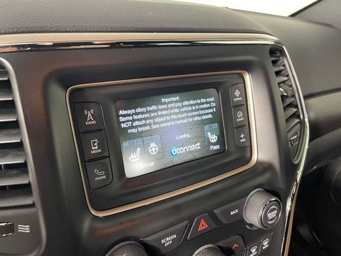 Used 2017 Jeep Grand Cherokee Laredo w/ Quick Order Package 23E AWD/4WD image 7
