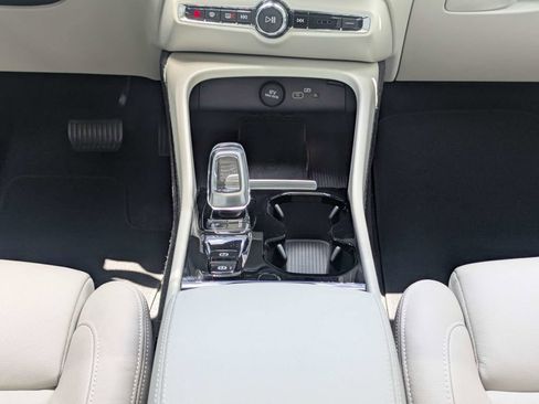 Used 2023 Volvo XC40 B5 Plus w/ Protection Package Premier AWD/4WD image 22