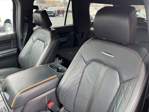 Certified 2023 Ford Expedition Max Platinum image 9