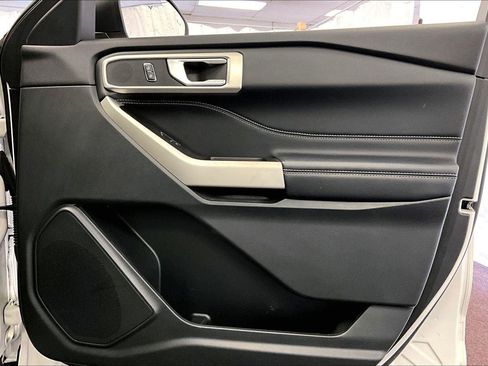 Used 2022 Ford Explorer XLT w/ Equipment Group 202A image 23