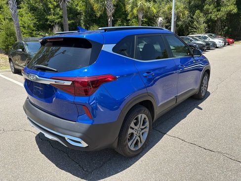 Certified 2023 Kia Seltos S w/ Navigation Package FWD image 4
