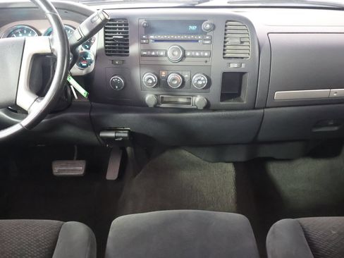 Used 2007 Chevrolet Silverado 2500 LT AWD/4WD image 27