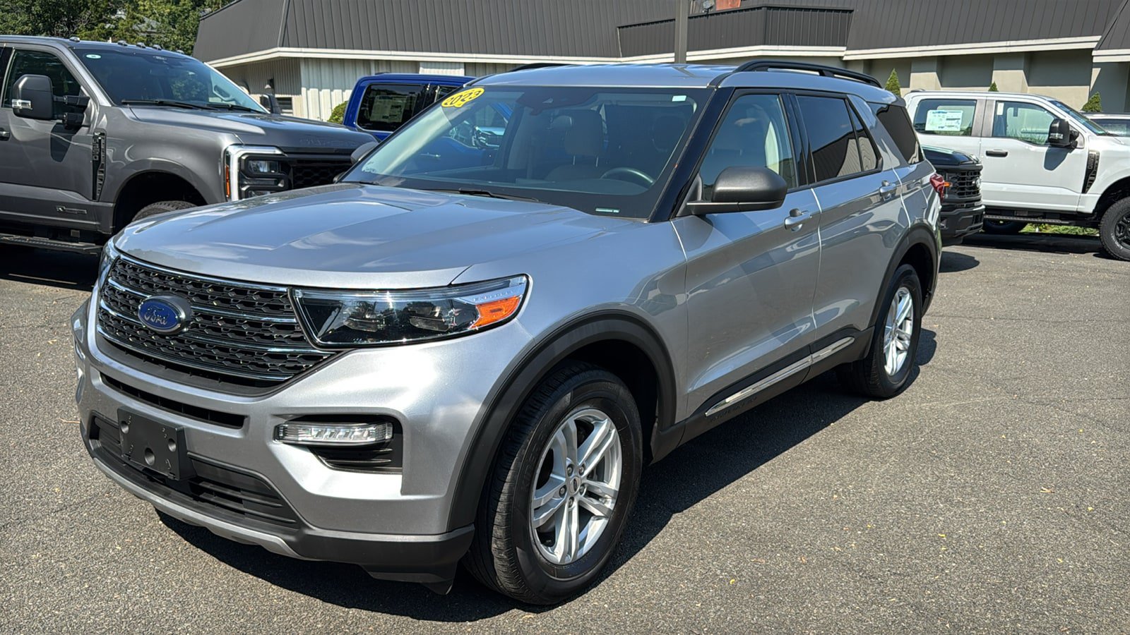 Used 2023 Ford Explorer XLT w/ Equipment Group 202A AWD/4WD image 3
