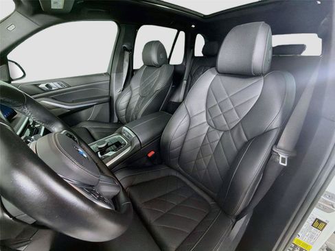 Used 2024 BMW X5 xDrive40i w/ M Sport Package AWD/4WD image 17
