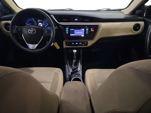 Used 2018 Toyota Corolla LE FWD image 13