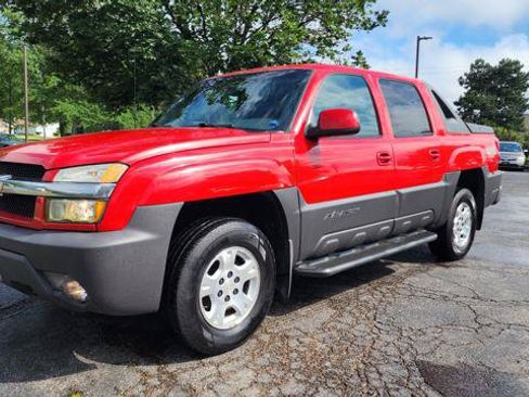 Used 2003 Chevrolet Avalanche 4x4 w/ Suspension Package, Off-Road image 1