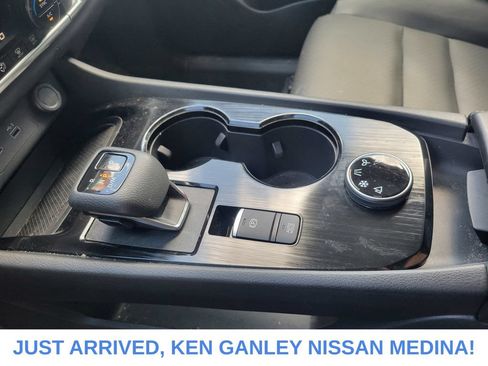 Certified 2023 Nissan Rogue SV w/ SV Premium B Package AWD/4WD image 11
