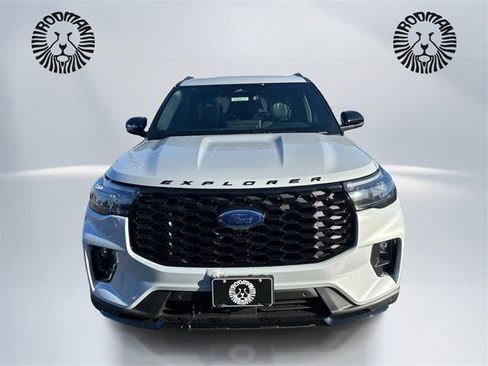 New 2026 Ford Explorer ST-Line w/ ST-Line Street Pack image 2