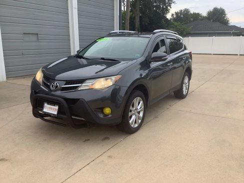 Used 2015 Toyota RAV4 Limited AWD/4WD image 4