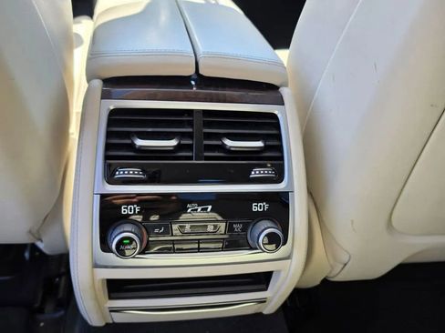 Used 2020 BMW 740i w/ Premium Package RWD image 23