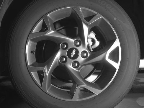 Used 2025 Chevrolet Trax LT w/ LT Convenience Package image 14