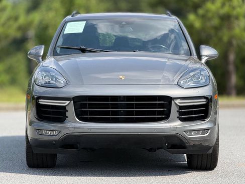 Used 2017 Porsche Cayenne S AWD/4WD image 3