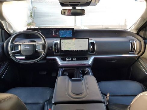 Used 2025 Ford Expedition Max Platinum AWD/4WD image 11
