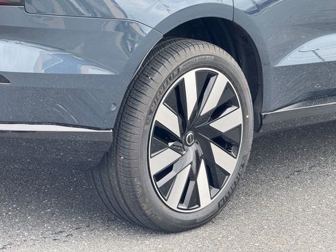 New 2025 Volvo EX90 Plus w/ Protection Package Premier AWD/4WD image 9