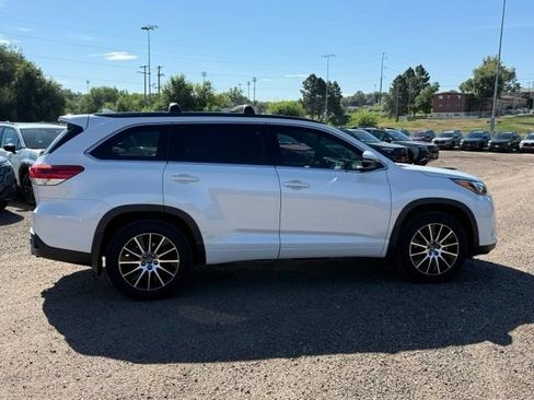 Used 2018 Toyota Highlander SE AWD/4WD image 6