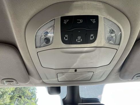 Used 2021 Chrysler Pacifica Touring-L FWD image 30