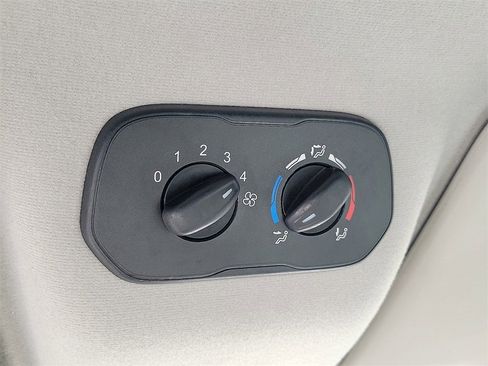 Used 2019 Ford Transit 350 XLT image 16