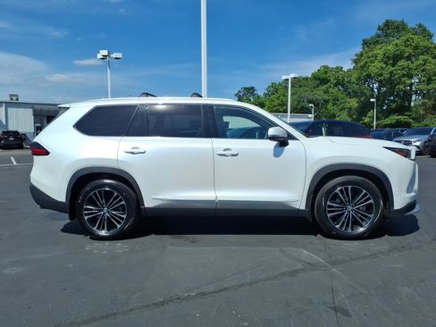Used 2025 Toyota Grand Highlander AWD Hybrid image 8