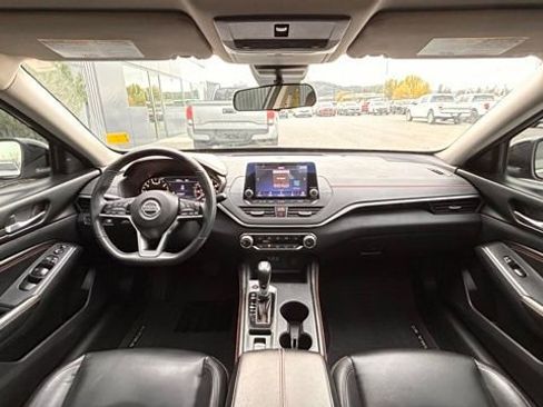 Used 2020 Nissan Altima 2.5 SR w/ Premium Package image 10