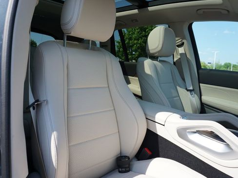 New 2026 Mercedes-Benz GLS 450 4MATIC image 44