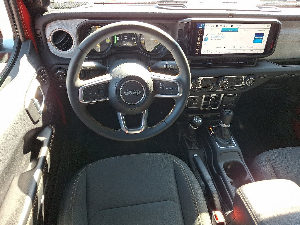 Used 2024 Jeep Wrangler Unlimited Sahara w/ Technology Group AWD/4WD image 12