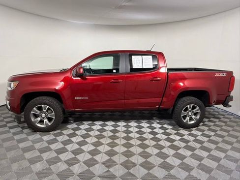 Used 2019 Chevrolet Colorado Z71 AWD/4WD image 3