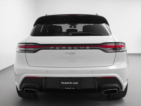 Used 2025 Porsche Macan image 11