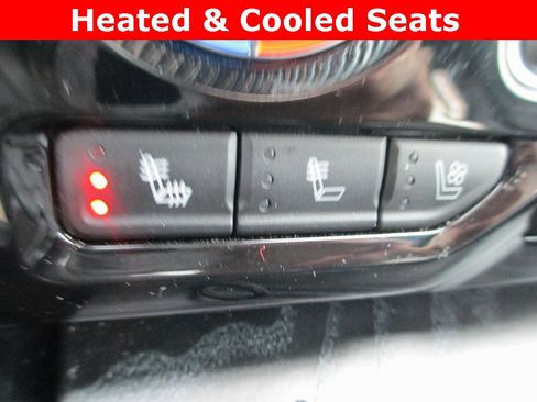 Certified 2022 GMC Yukon XL Denali image 17