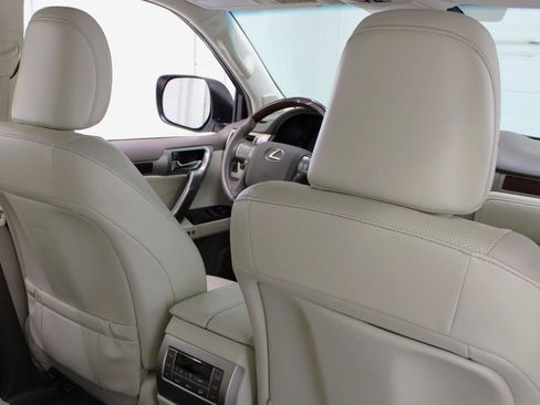 Used 2014 Lexus GX 460 w/ Premium Package AWD/4WD image 44