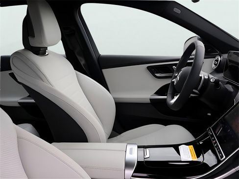 Used 2025 Mercedes-Benz C 300 4MATIC Sedan image 10