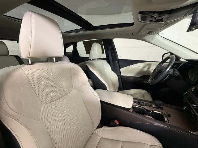 Used 2023 Lexus RX 350 w/ Accessory Package (Z1) AWD/4WD image 31