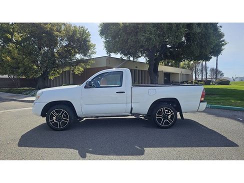 Used 2014 Toyota Tacoma 2WD Regular Cab image 4