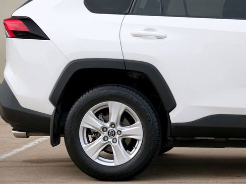Used 2019 Toyota RAV4 XLE image 25