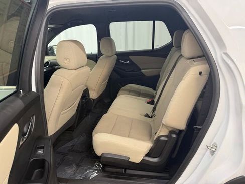 Used 2023 Chevrolet Traverse LS AWD/4WD image 19