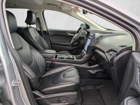 Used 2024 Ford Edge Titanium image 19