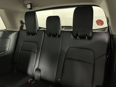 Certified 2025 Nissan Pathfinder SL FWD image 24