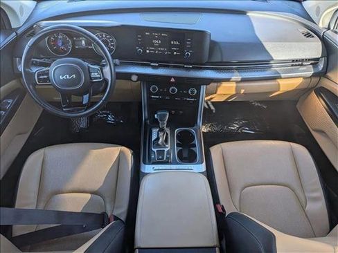 Used 2024 Kia Carnival LX image 19