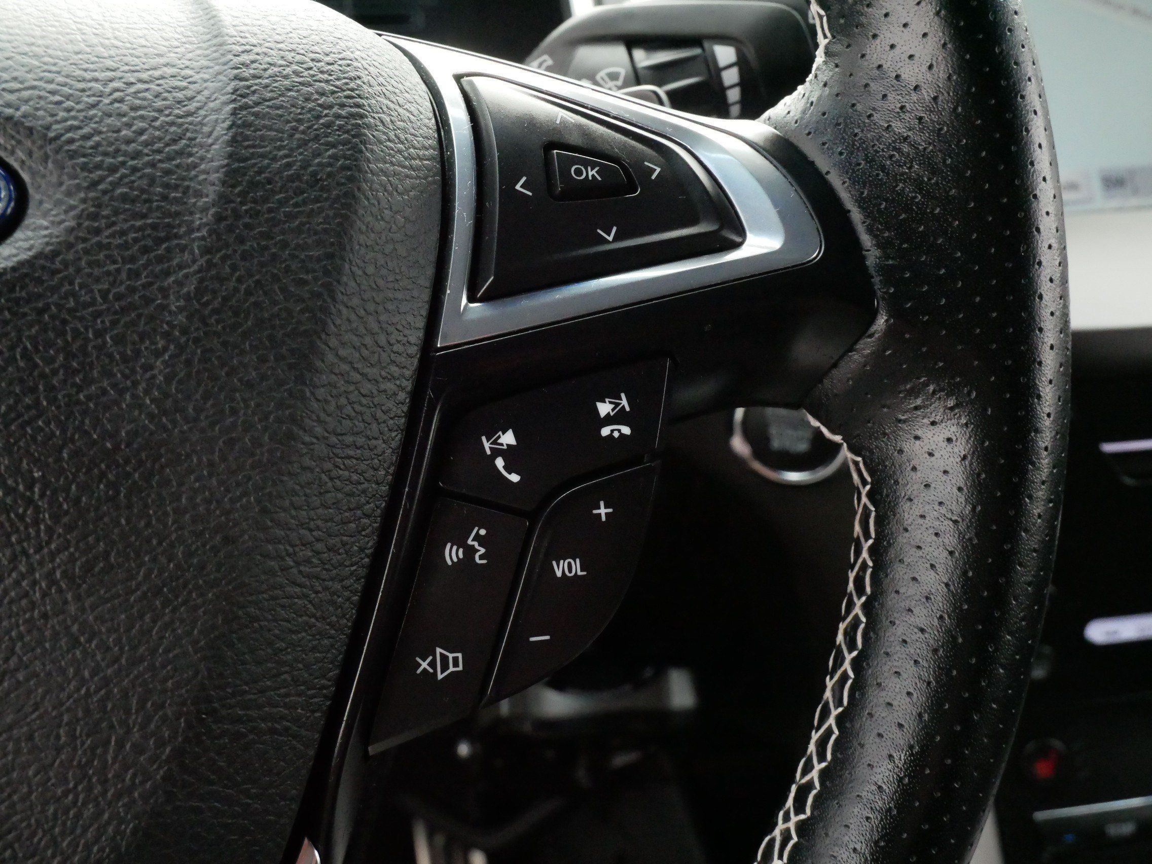 Used 2019 Ford Edge ST w/ Convenience Package AWD/4WD image 25