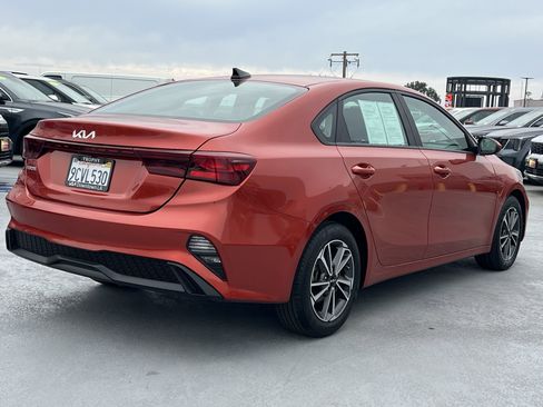 Used 2023 Kia Forte LXS image 6