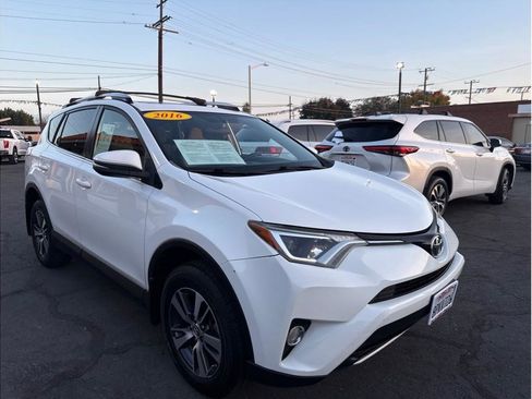 Used 2016 Toyota RAV4 XLE FWD image 3