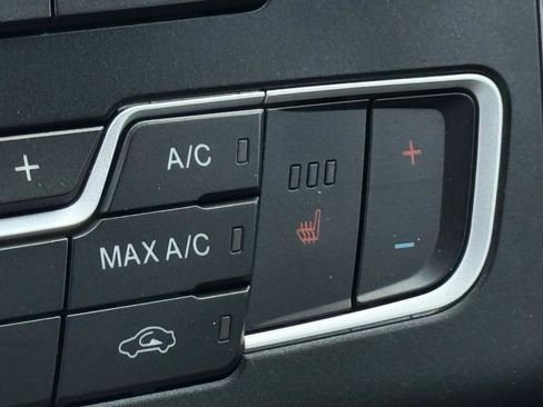 Used 2017 Ford Fusion SE w/ Equipment Group 201A FWD image 17