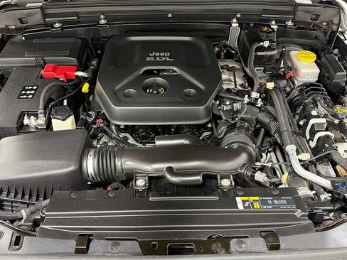 Used 2018 Jeep Wrangler Sport AWD/4WD image 30