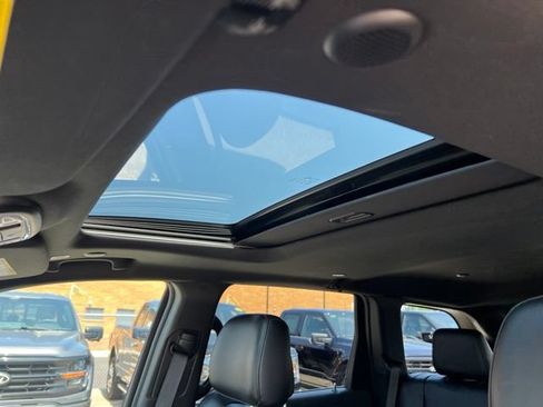 Used 2020 Jeep Grand Cherokee Altitude AWD/4WD image 19