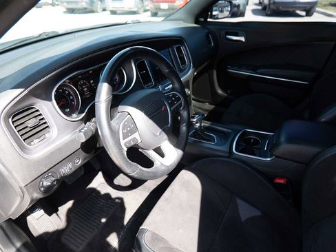 Used 2017 Dodge Charger R/T Scat Pack image 9