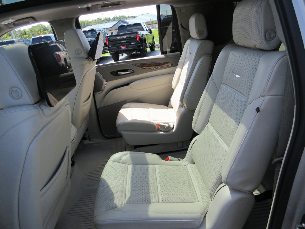 Certified 2023 Cadillac Escalade ESV Premium Luxury Platinum w/ LPO, Radiant Package AWD/4WD image 25