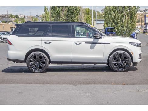 Used 2025 Lincoln Navigator Black Label AWD/4WD image 2
