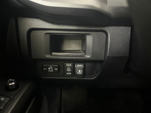 Used 2017 Toyota Tacoma TRD Off-Road w/ Tow Package RWD image 60