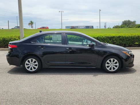 Used 2023 Toyota Corolla LE FWD image 4