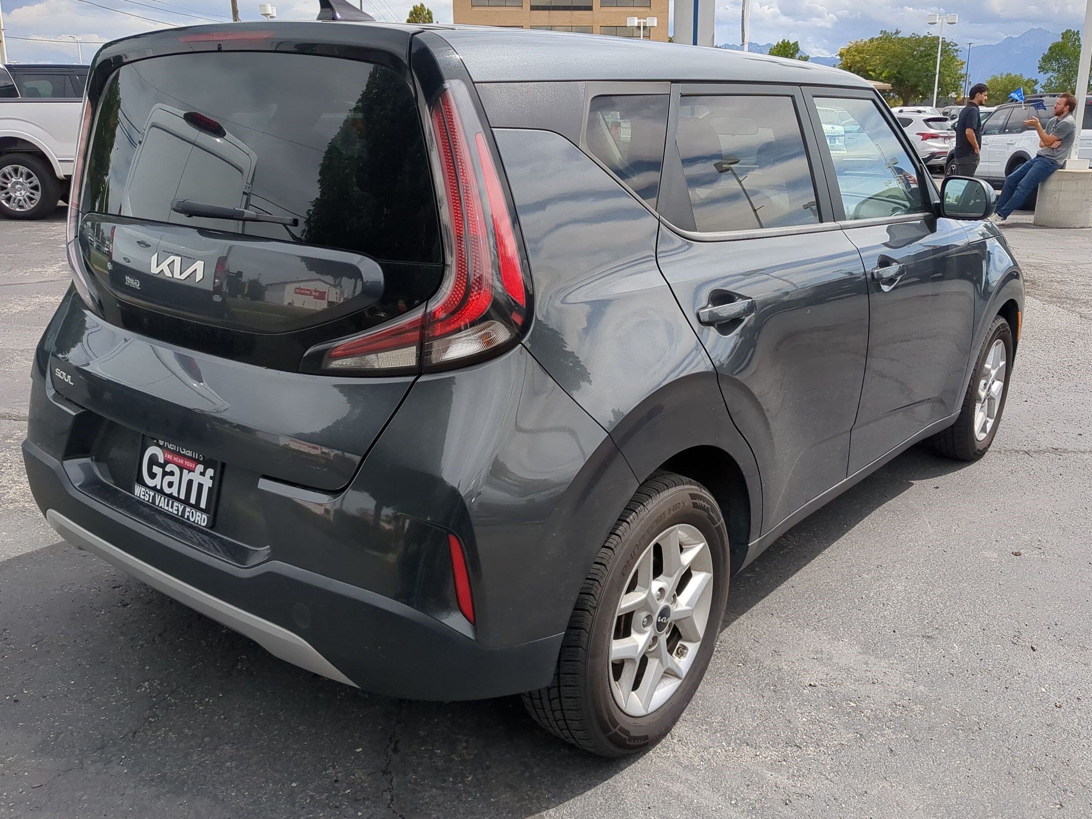 Used 2023 Kia Soul LX w/ Option Group 015 FWD image 3