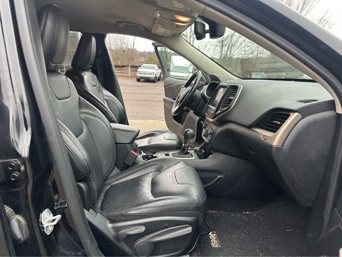 Used 2018 Jeep Cherokee Limited w/ High Altitude Package image 19